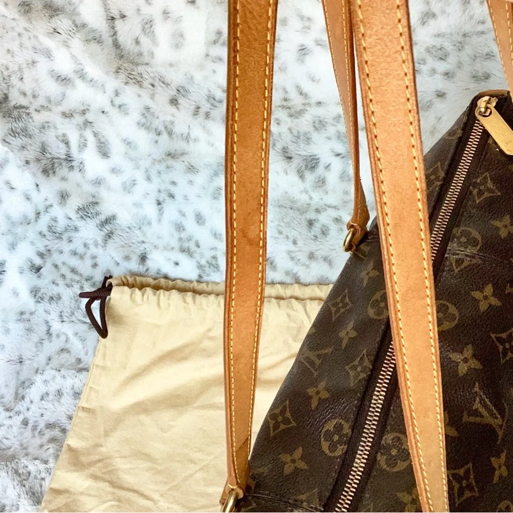 LOUIS VUITTON Totally MM